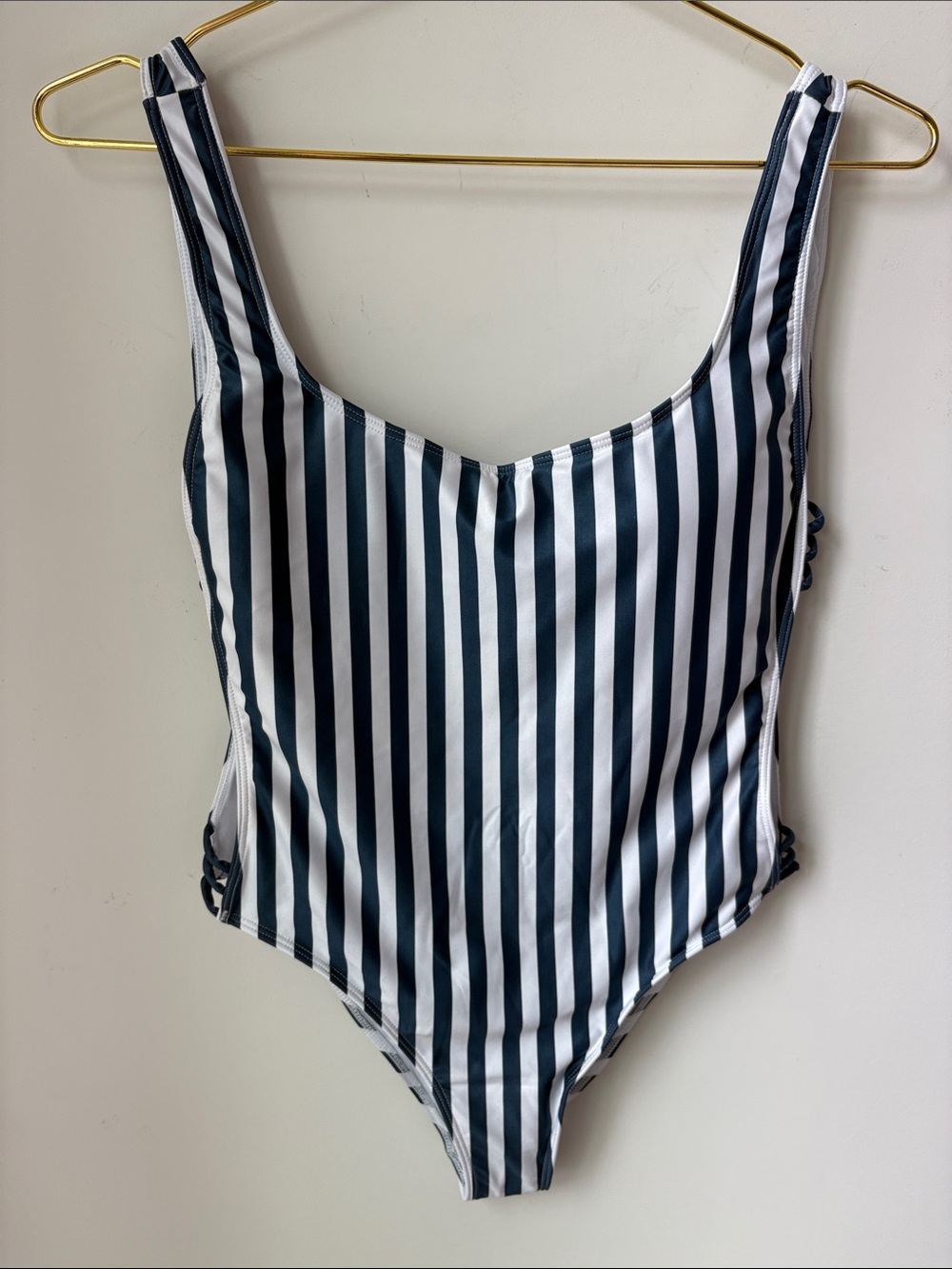NWT Watercolors by Kenny Flowers The Hamptons Striped One Piece Swimsuit Size M